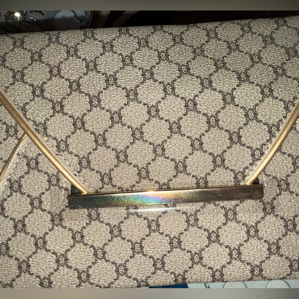 Classy elegant beige and gold envelope clutch - Picture 5 of 9